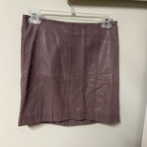 FREE PEOPLE - MODERN FEMME NOVELTY MINI VEGAN SUEDE SKIRT IN MAUVE size 2